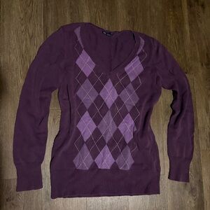 Y2K v necked purple argyle sweater